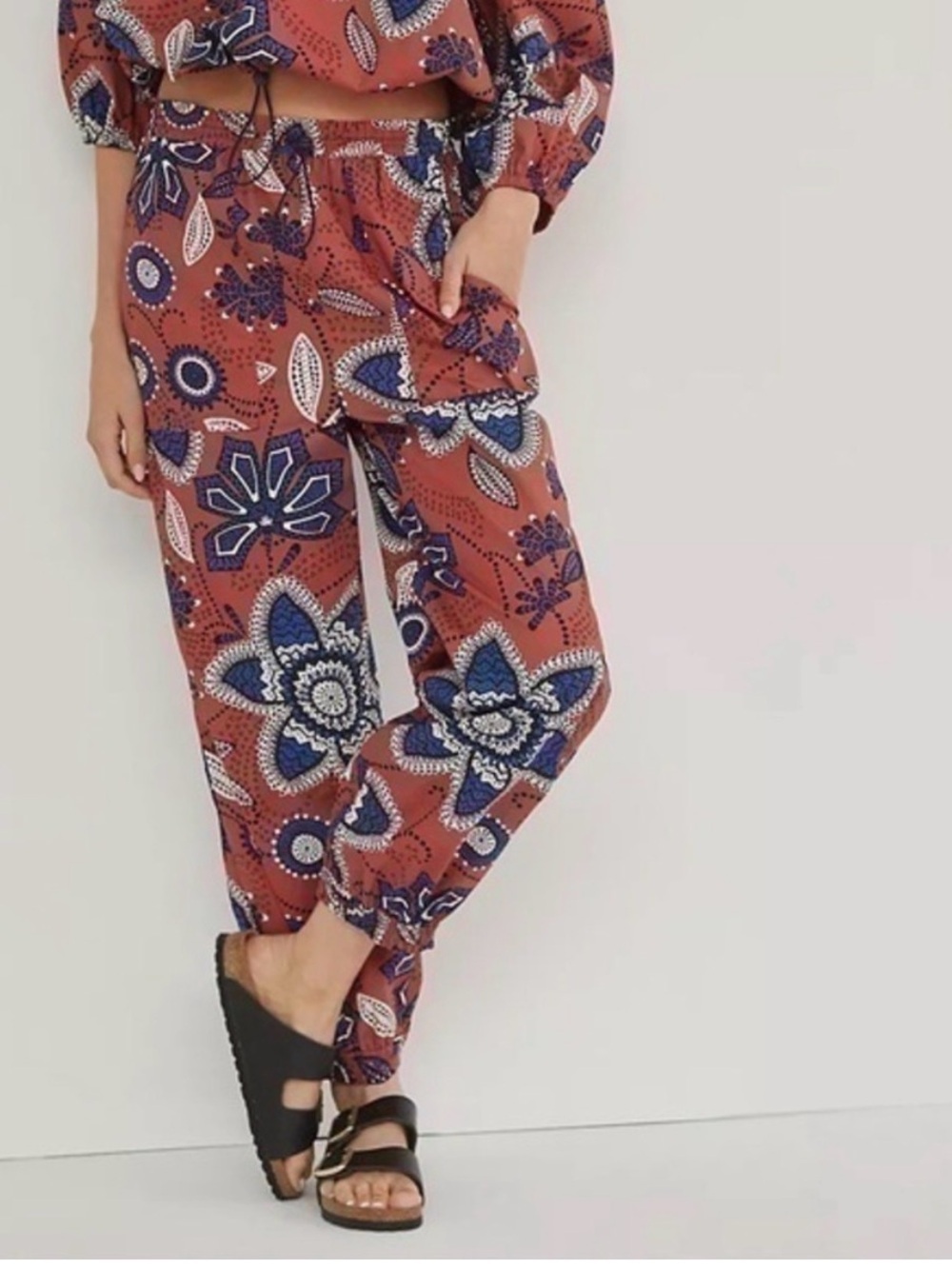 Sundry Floral Balloon Pants Large Red Boho Hippie Beachy Granola Girl Vacay Chic